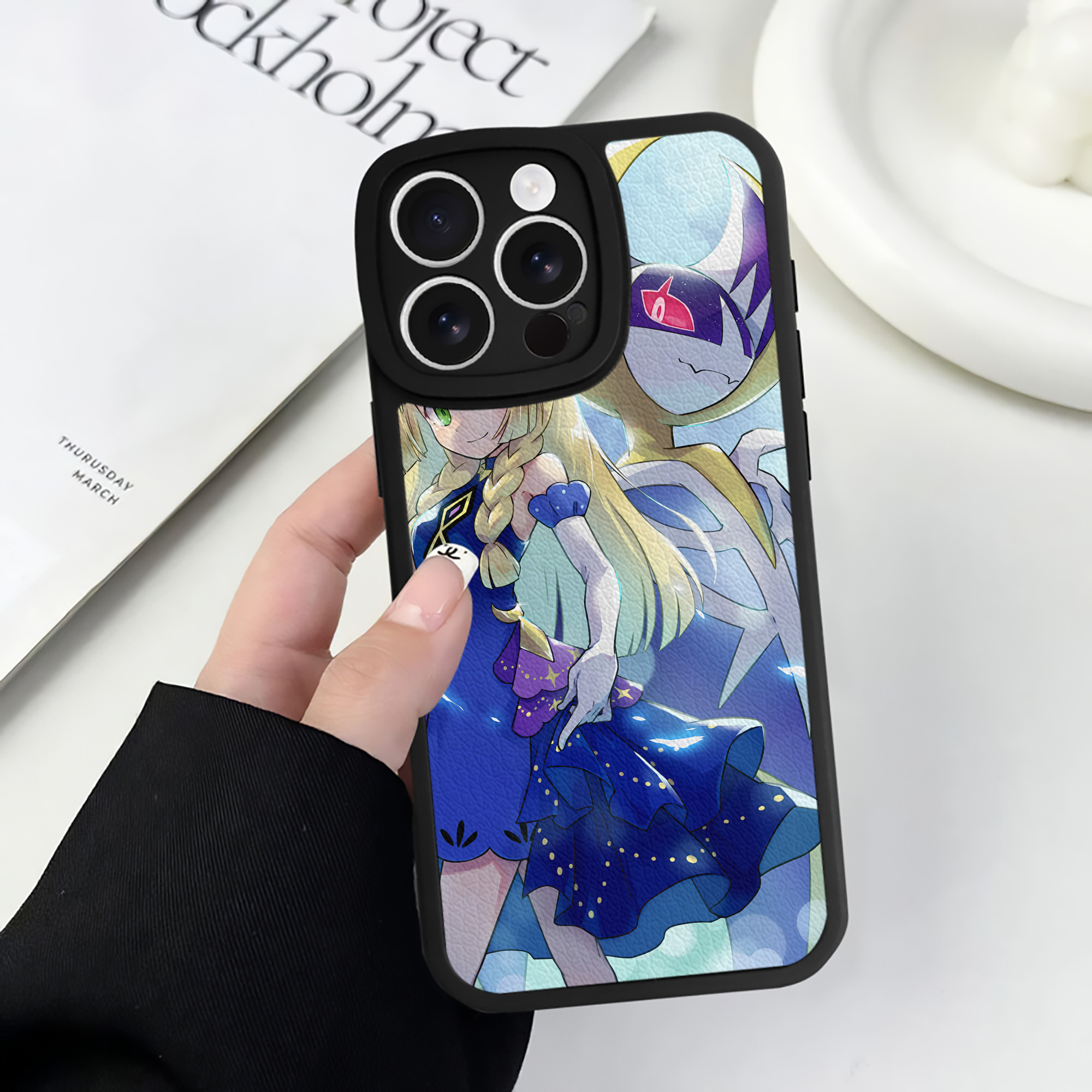 （画像用） ポケットモンスター Pokémon 【iPhone 16シリーズ対応】シリコンスマホケース（レザー調） 材質：シリコン